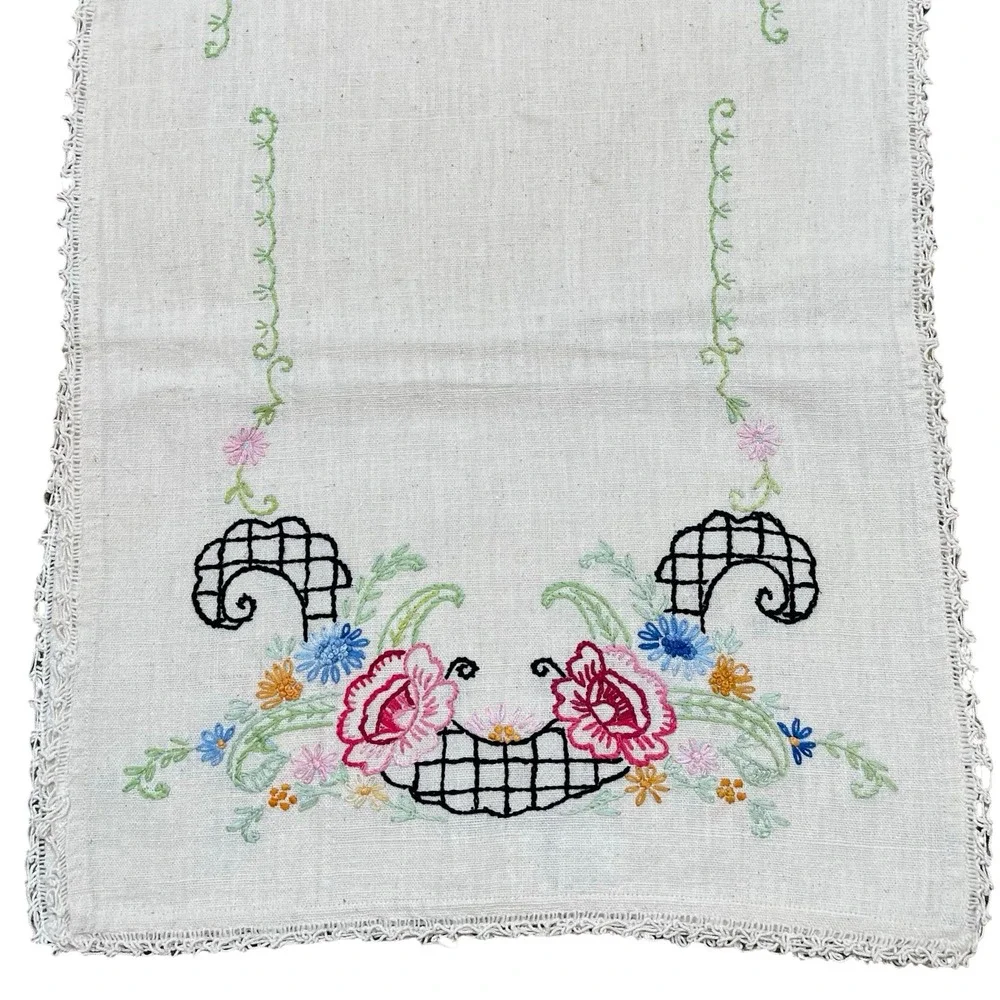 Vintage Hand Embroidered‎ Floral Linen Dresser Scarf Runner Crochet Lace Cottage